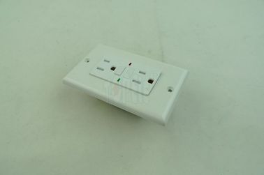 125 V tamperbestendige commerciële duplex GFCI-ontvangers met LED-indicatorlicht