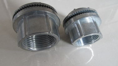 Geïsoleerde Zink die cast-gegooide rigide-gegooide waterdichte hub-connectorfittings